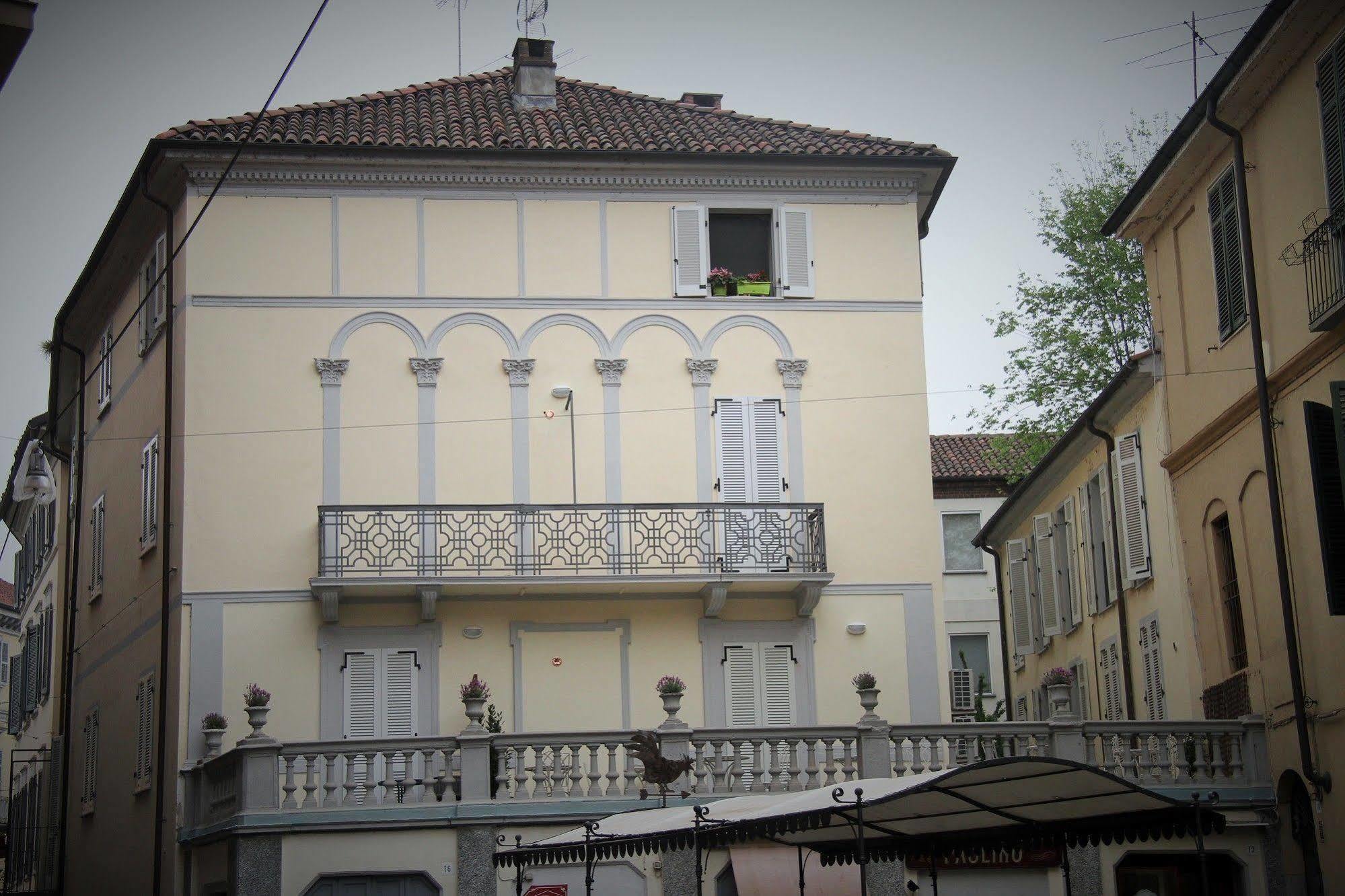 La Terrazza Vercelli Bed & Charme Экстерьер фото